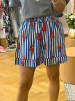 BOXY COTTON SHORTS HUMR PRUHOVANÝ SVĚTLE MODRÝ