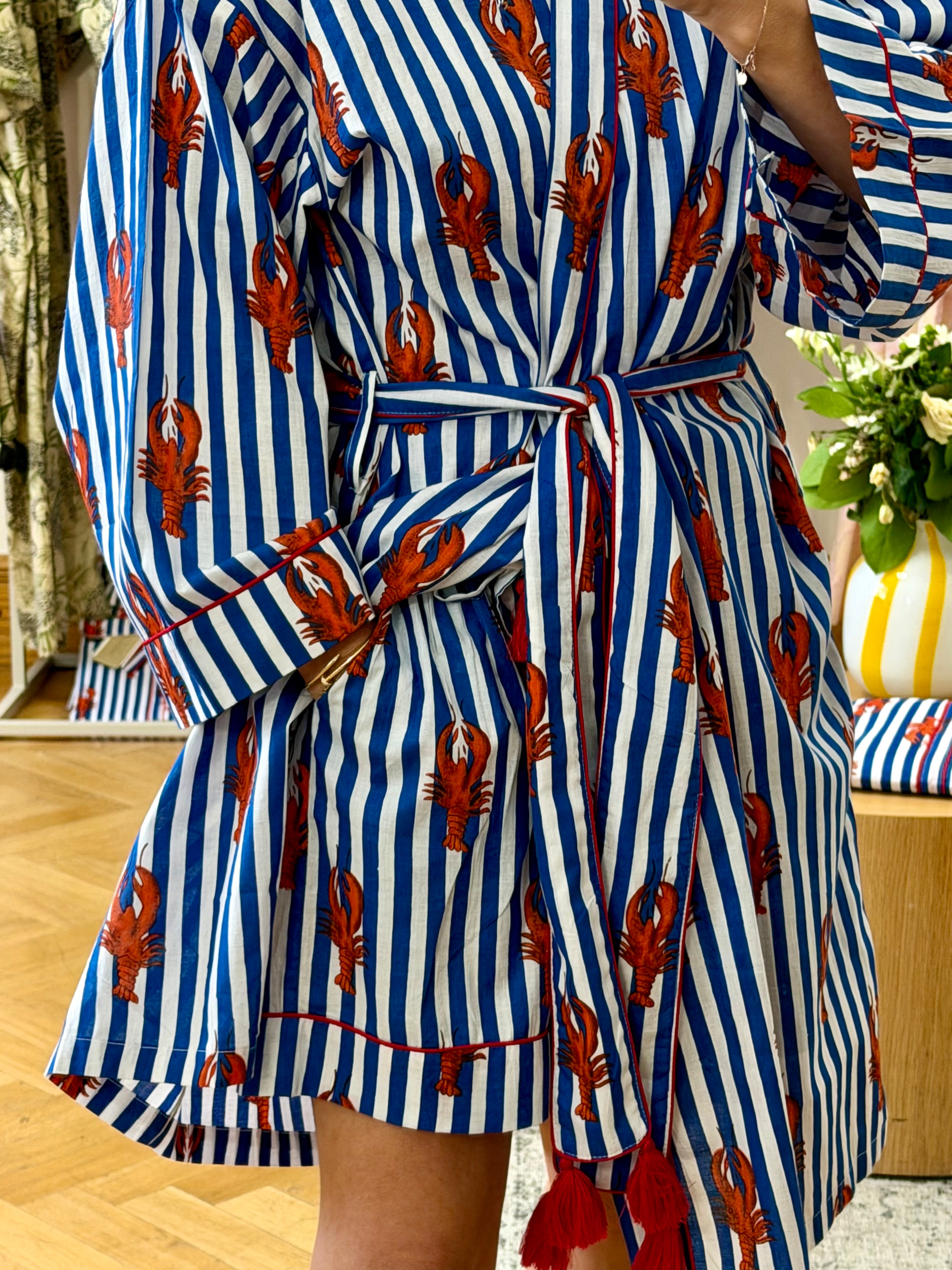 KIMONO KRÁTKÉ HUMR PRUHOVANÝ SVĚTLE MODRÝ