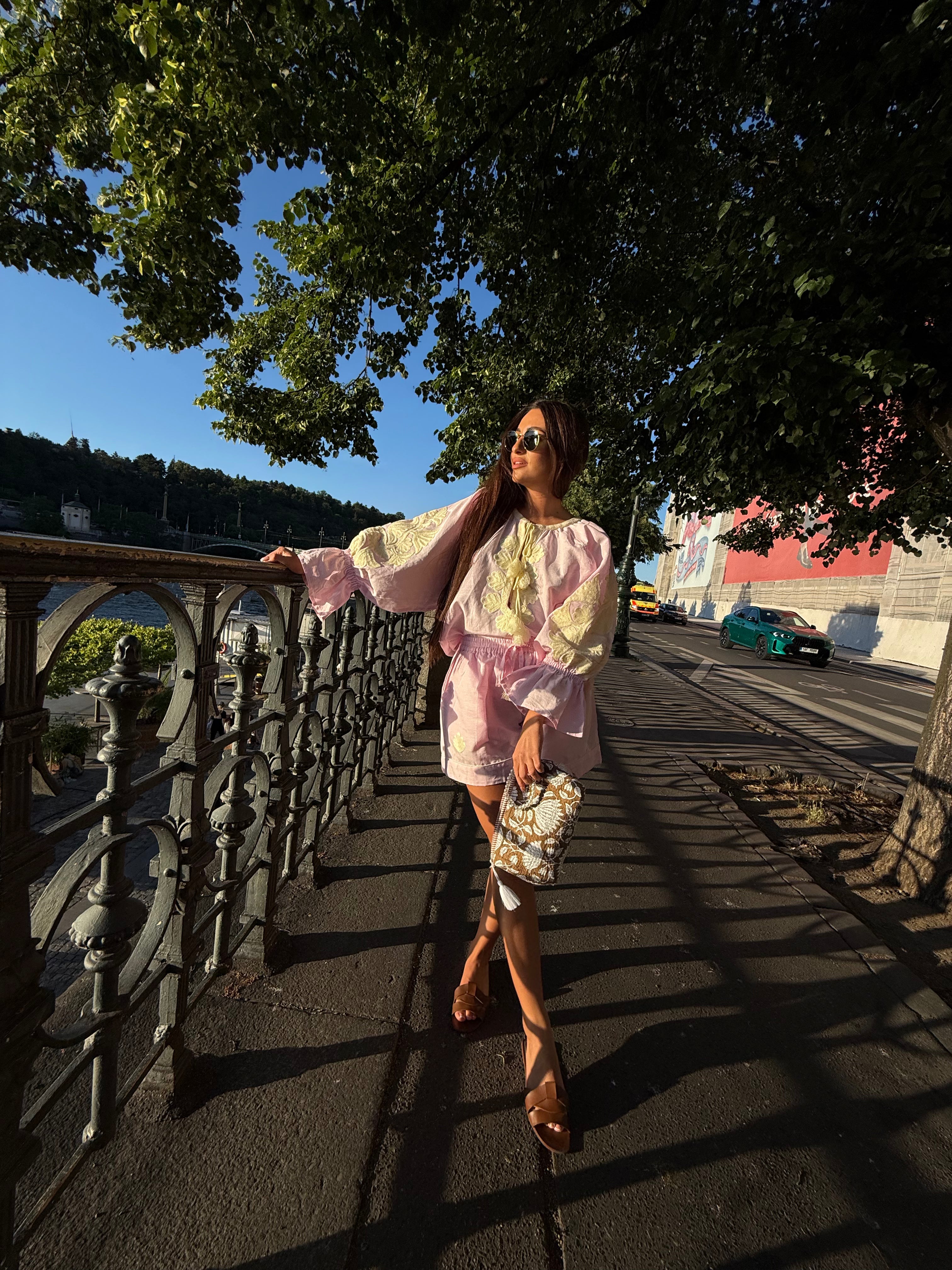 LOUNGE SET S VÝŠIVKOU BABY PINK